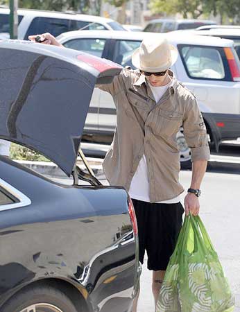 [Justin+Timberlake+and+Jessica+Biel+Shopping+Pics+(5).jpg]