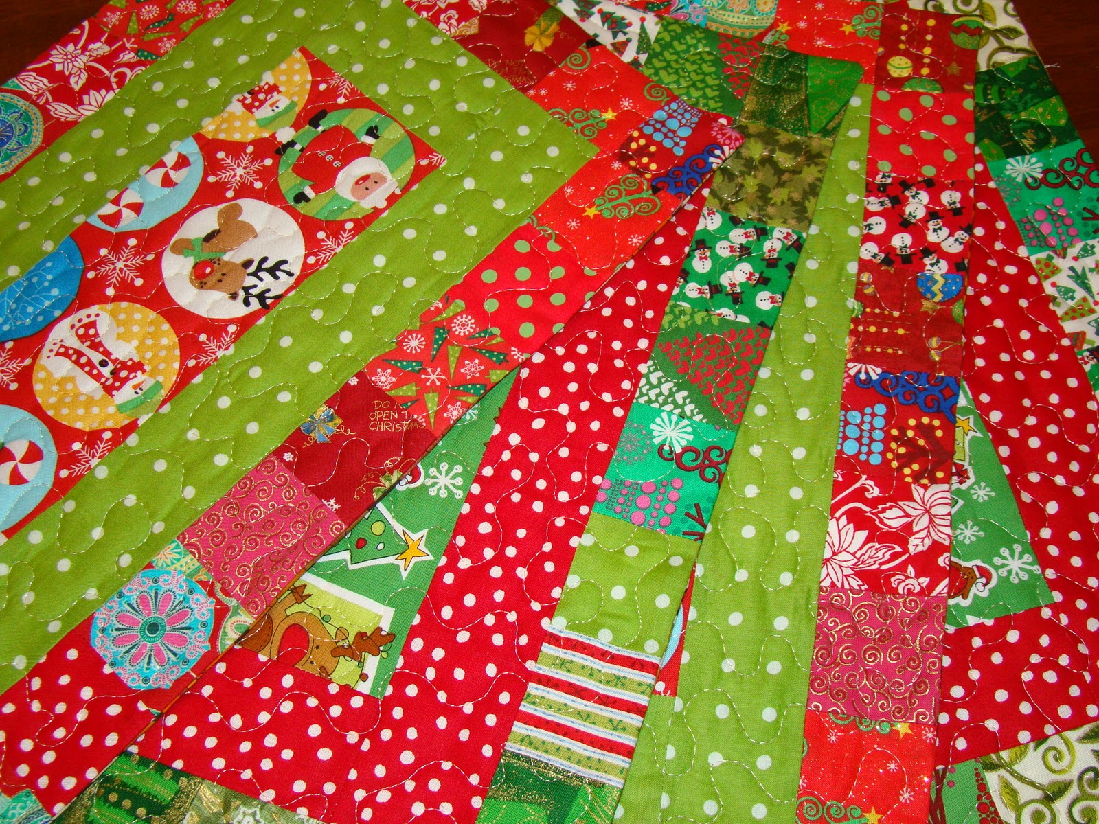 SewCraftyJess Reversible holiday placemats
