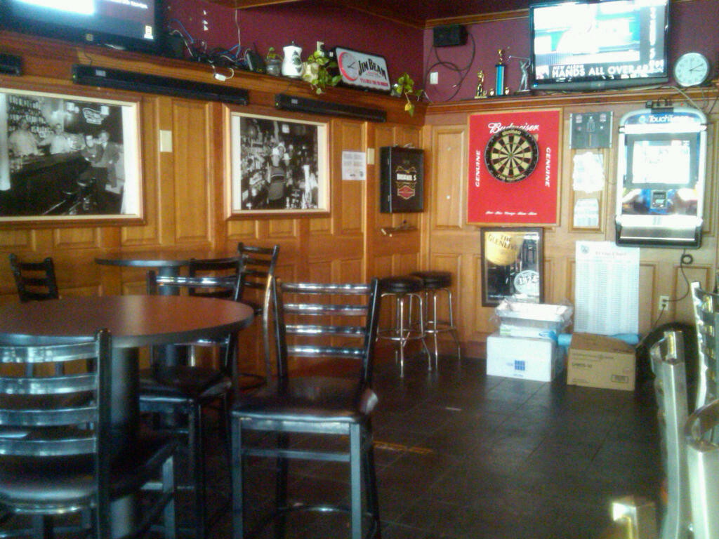 Janelf's 52 bars 52 beers Bar 19 Pugs Bar and Grill