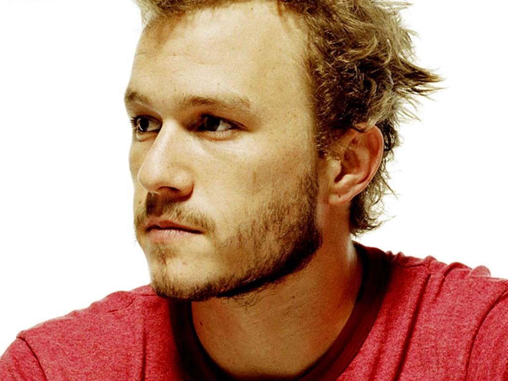 http://4.bp.blogspot.com/_pfgqxnzV-OM/TSSIs5IDFmI/AAAAAAAAAKM/qpIXPe7CRiA/s1600/heath-ledger.jpg