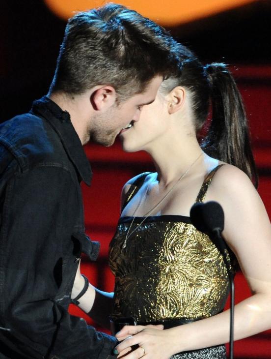 Kristen Stewart and Robert pics of kristen stewart and robert pattinson kissing. Kristen Stewart and Robert