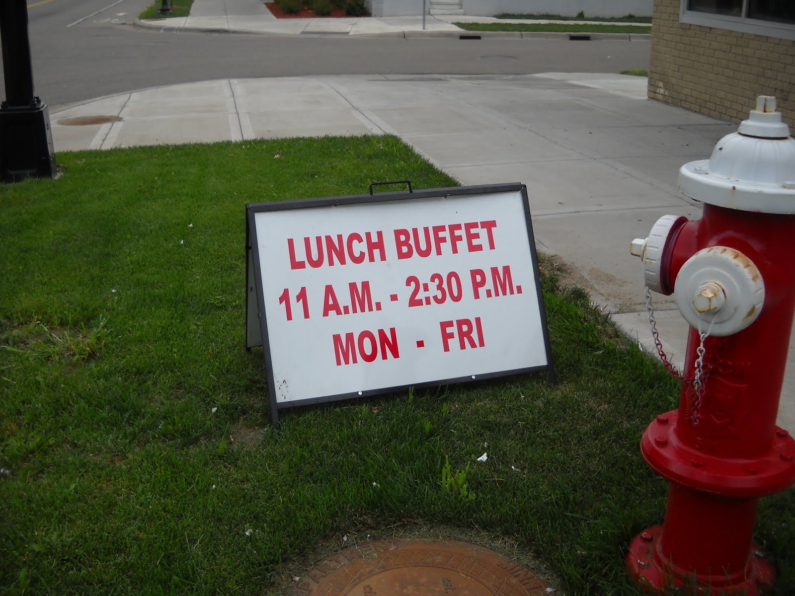 Banana Blossom restaurant on Lowry Avenue Twin Cities Daily