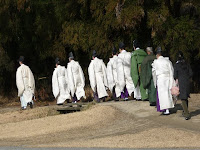 御阿礼野は徒歩で10~15分、神職は“小松”を根引きした