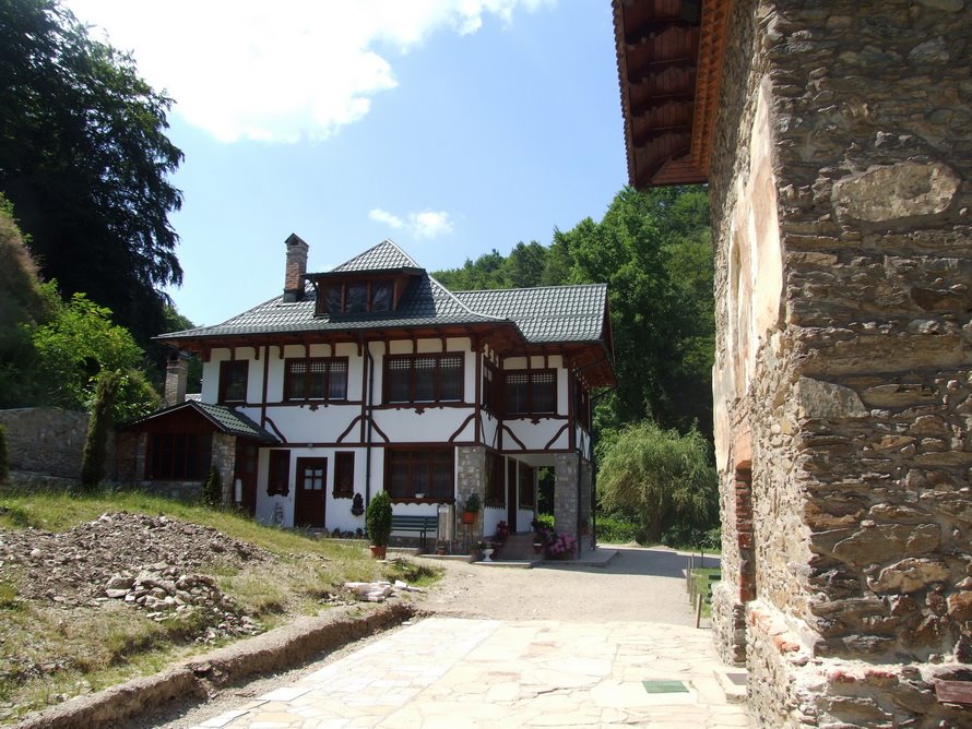 [DSCF9208.jpg]