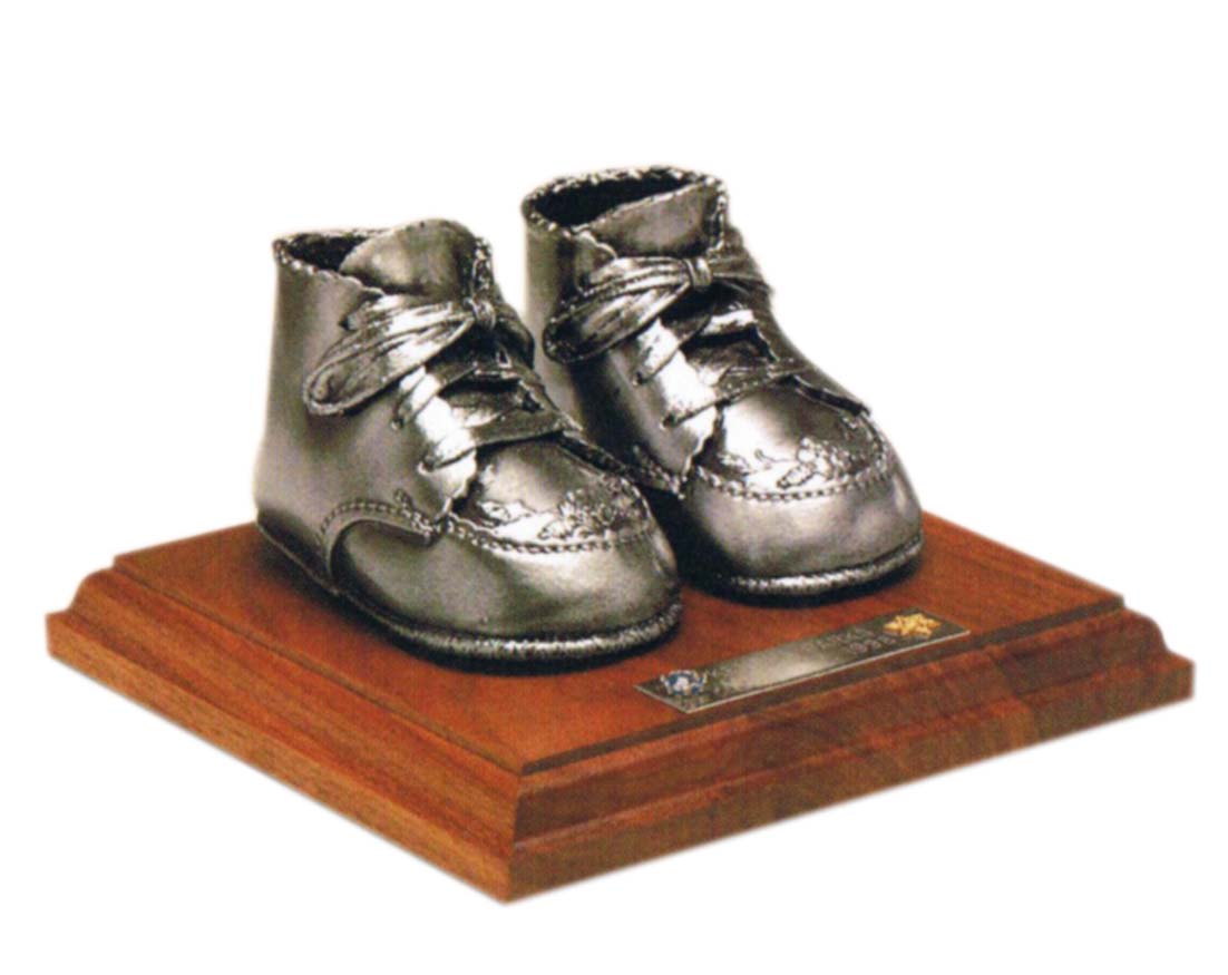 [shoe2_engrave.jpg]