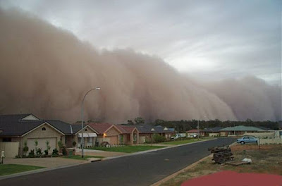 http://4.bp.blogspot.com/_pvRvwG7CXP8/SA7Kz6BkcOI/AAAAAAAAAIg/EDzN96Bzy5E/s400/tsunami.jpg
