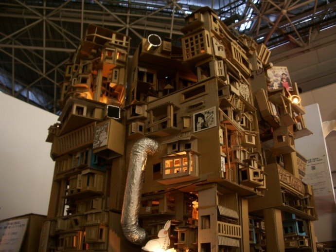 [04+cardboard+house.jpg]