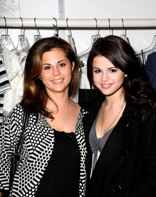 selena gomez: selena gomez mother is so young