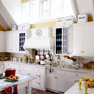 white kitchen cabinets