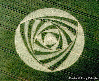 Lista del Patrimonio Mundial. - Página 9 Berwick+Bassett+nr+Avebury,+Wiltshire+Crop+Circle+9th+Jun+2001