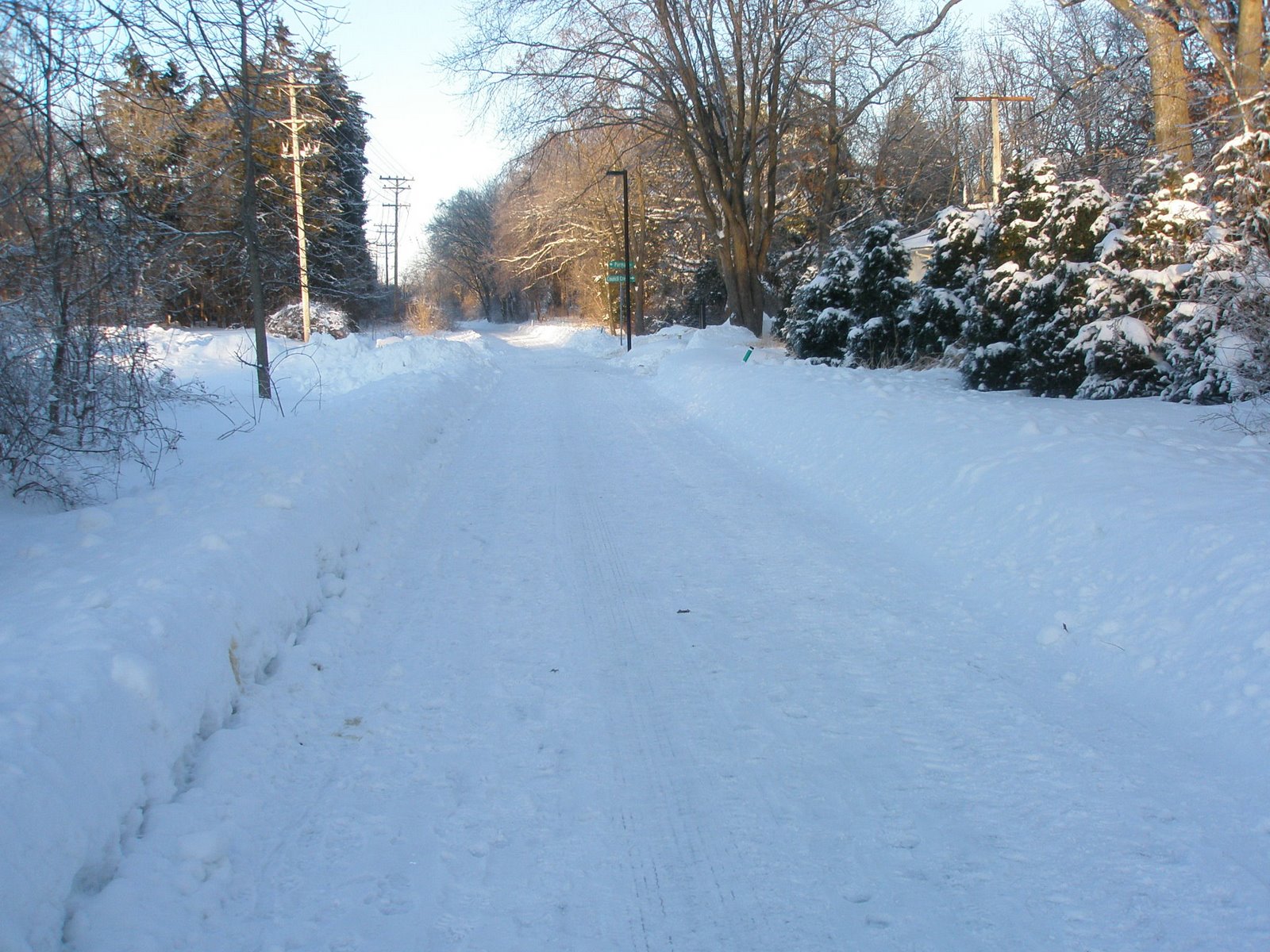 [WinterBikePath5.JPG]