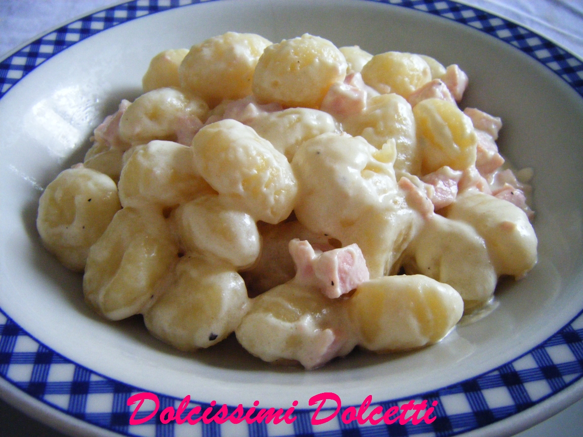 Gnocchi cremosi al prosciutto cotto di praga da dolcissimi dolcetti su