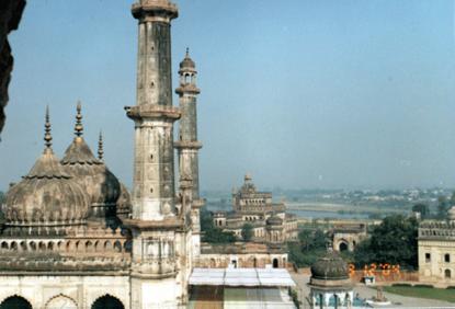 [View_of_Shahi_Masjid_prefRes.jpg]