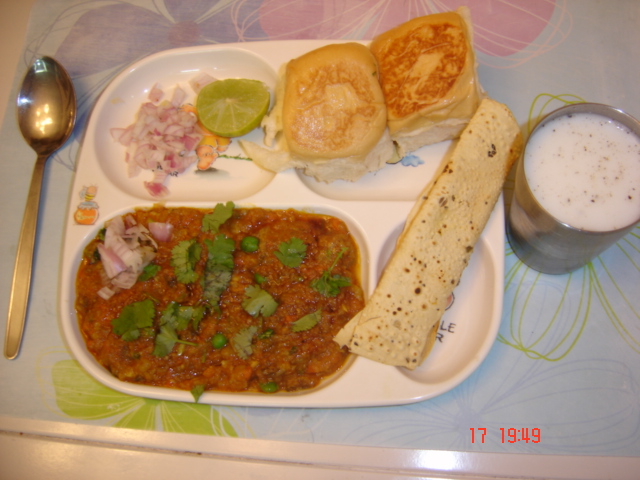 Pav Bhaji http://4.bp.blogspot.com/_q9X0BgfqTZw/TPO78k-TiII/AAAAAAAAAsA/-32YieQyFFs/s1600/NOV172010+089.jpg