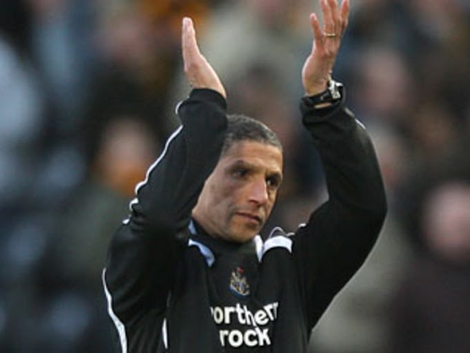 Chris Hughton dipecat!