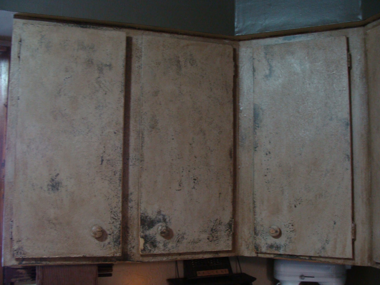 Distress kitchen cabinets Primitive Kitchen Cabinets