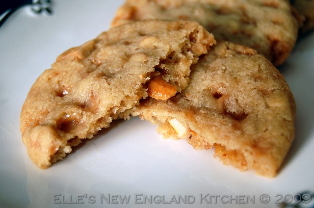 [cashew-toffee-cookies7.jpg]