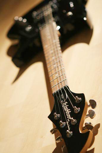 [Paul-Guitar-Full.jpg]