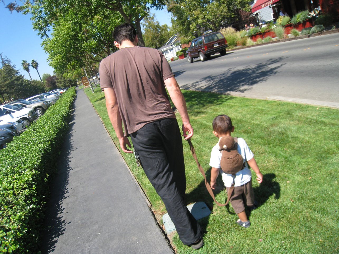 [Hunter-and-dad-walking.jpg]