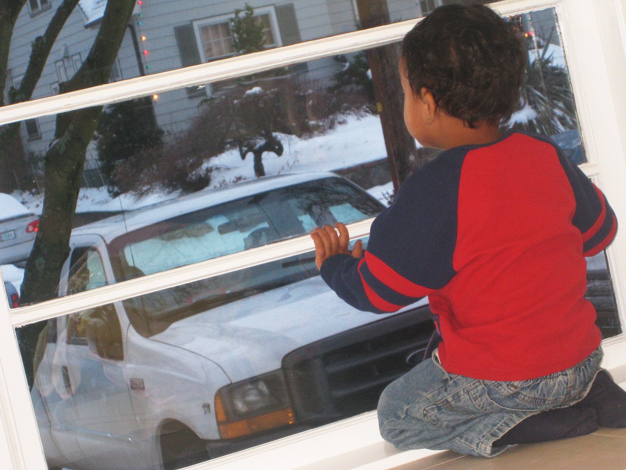 [Hunter-looking-out-window-Pneumonia.jpg]
