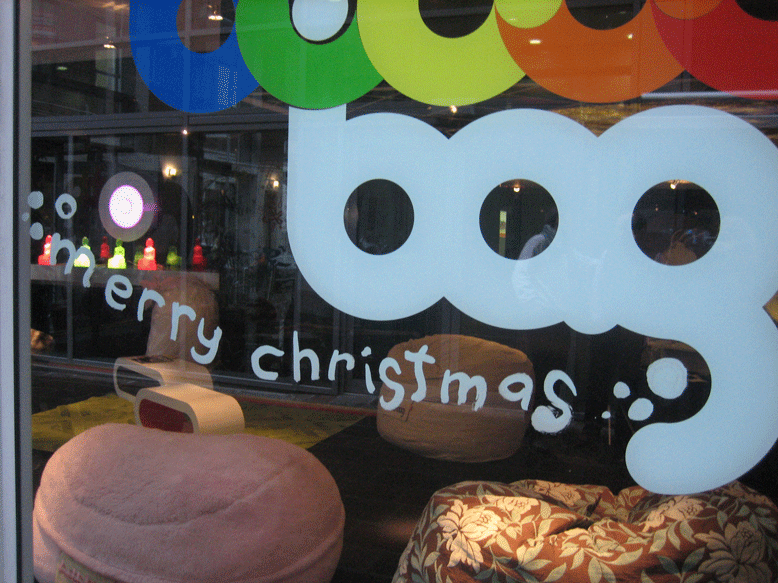 [09-xmas-budda-bag-window-4-web.gif]