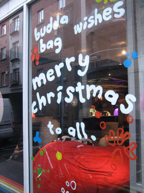 [09-xmas-budda-bag-window-1-detail.gif]