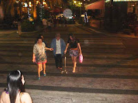 lolo cadio crossing the street