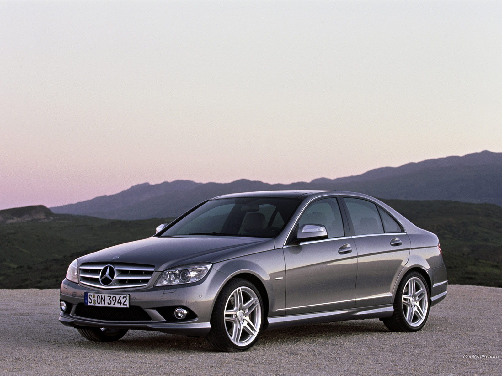 http://4.bp.blogspot.com/_qKAj9ZRMD9k/TUcbmy1vFVI/AAAAAAAAAoQ/cOj9-9KL3L8/s1600/Mercedes%2BBenz%2BC%2BClass%2B%25281%2529.jpg