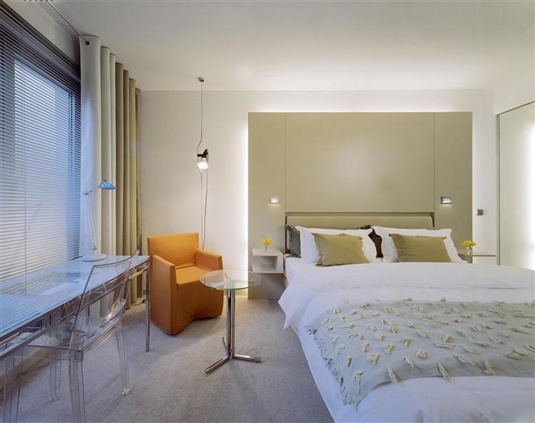 [Hotel+Josef+Deluxe+Room.jpg]