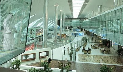 துபாய் விமான நிலையம். - Page 4 Dubai+Airport-1