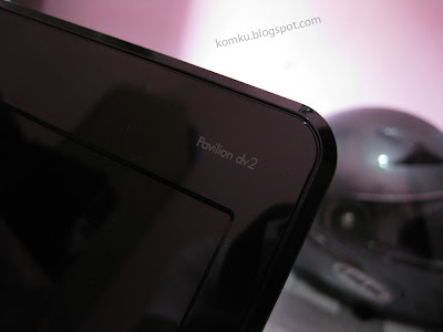 pavilion dv2 screen corner