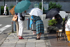 Japanese ladies parting and bowing