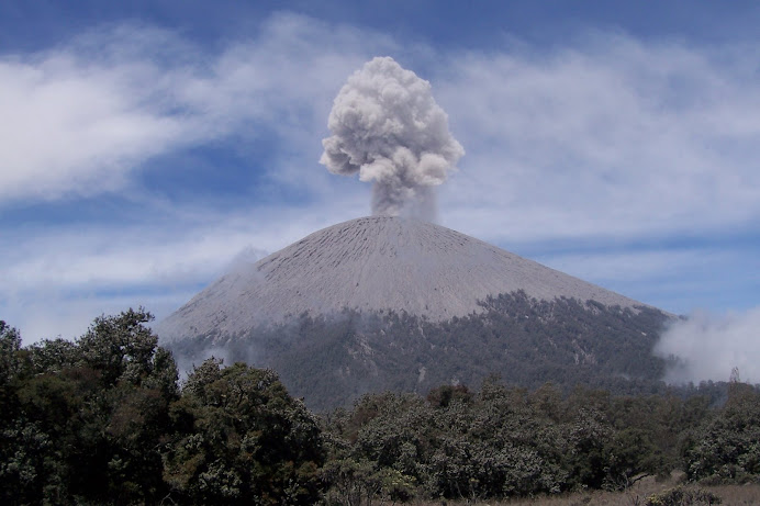 Puncak Mahameru 2005