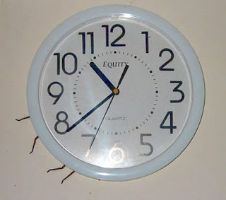 spider-behind-clock.jpg