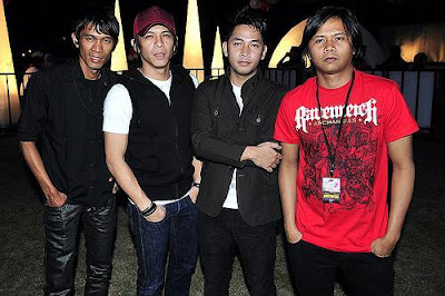 Peterpan - Tak Ada Yang Abadi MP3 Peterpan - Tak Ada Yang Abadi MP3