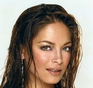 kristen kreuk boobs