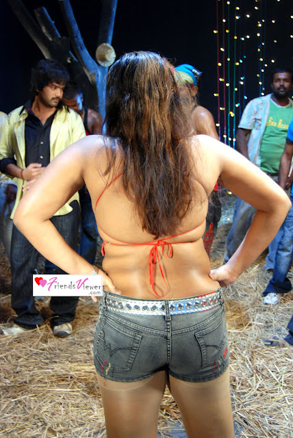 namitha nude, indian tight pants, sexy bikini, bollywood panty pic, hot couples, masala undies, Priya saloni