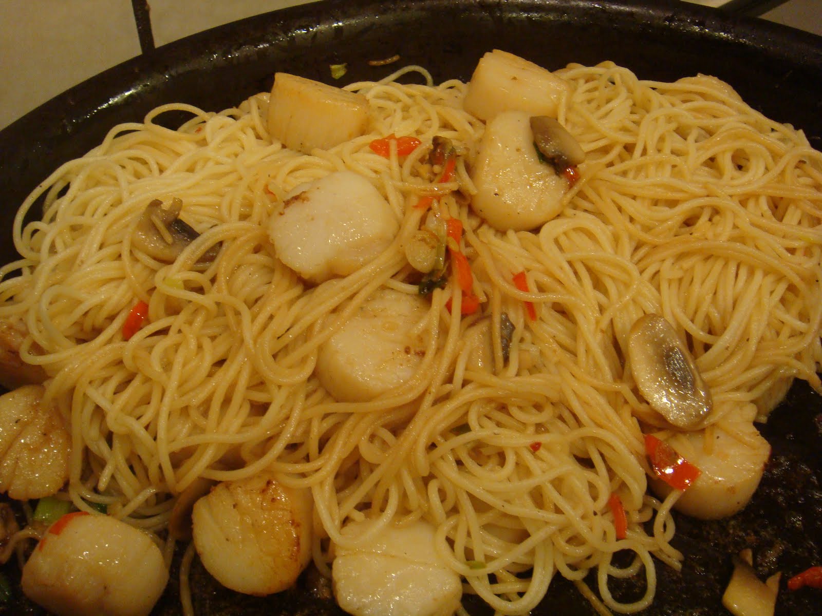 Gourmet Gibbs Scallops, Garden Peppers and Pasta