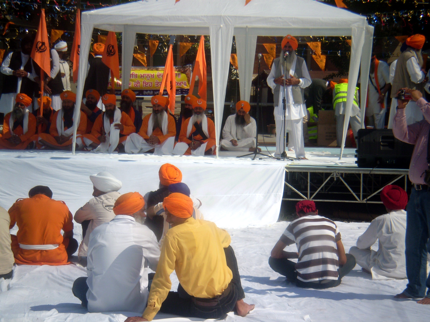 [P8040165-palco-guru.jpg]