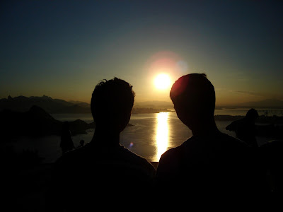 http://4.bp.blogspot.com/_qfpv-Oevtjk/R7zZuAwhV_I/AAAAAAAAAyA/YtZLTV8wFSA/s400/vendo+sol.jpg
