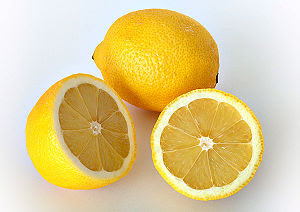 YAĞLI CİLTLERE LİMON PEELİNGİ