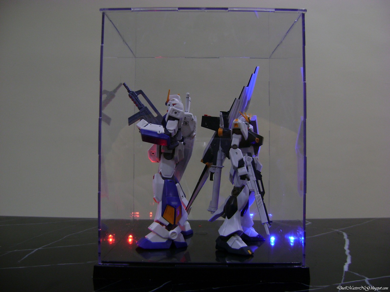 DuelMasterNG Gunpla Acrylic Plastic Model Display Case Review