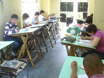 ALUNOS EM SALA DE AULA