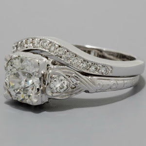 Elegant Vintage Style Wedding Ring