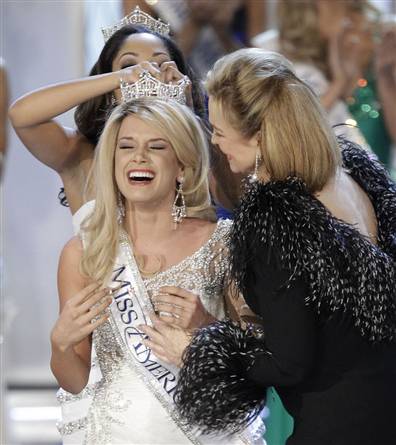 Miss Nebraska Teresa Scanlan is crowned Miss America 2011 Miss Nebraska Teresa Scanlan is crowned Miss America 2011