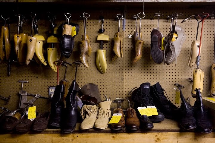 a wandering wayfarer Bob�s Shoe Repair