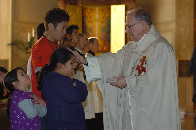 [mass_communion_del_riego.jpg]