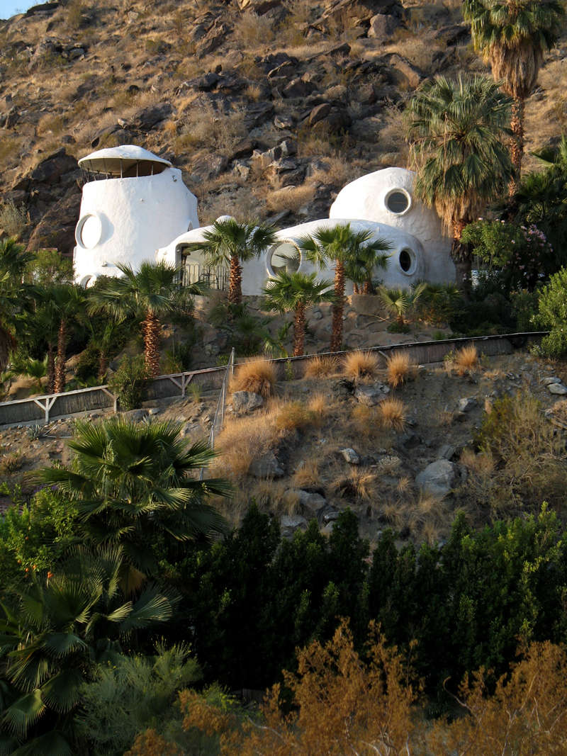 casa flintstone; click for previous post