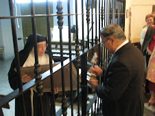 Las HH. Clarisas, Hermanas Honorarias de la Stma. y Vera Cruz