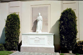 Bette Davis at Forest Lawn Hollywood Hills